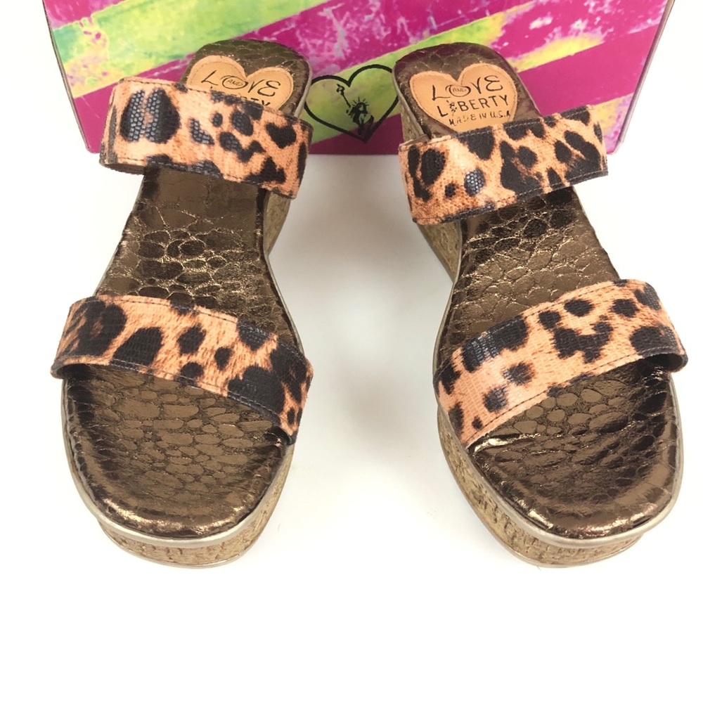 Love & Liberty NEW leopard wedge sandals Size 9